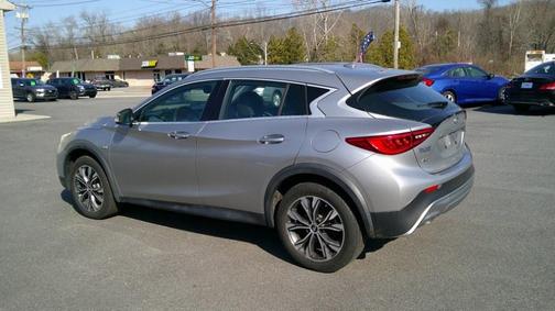 2018 INFINITI QX30 Premium