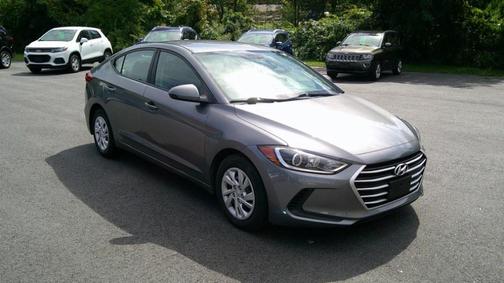 2018 Hyundai ELANTRA SE