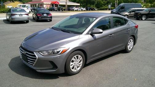 2018 Hyundai ELANTRA SE