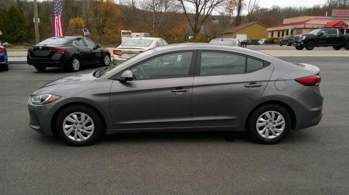 2018 Hyundai ELANTRA SE