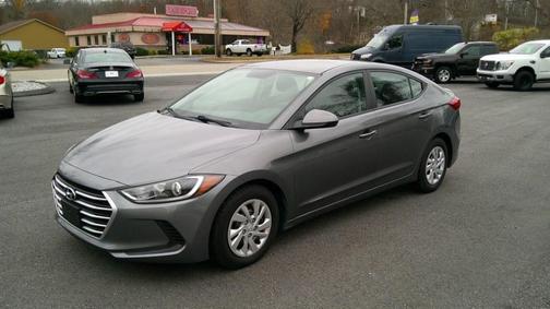 2018 Hyundai ELANTRA SE