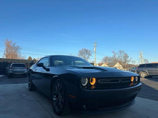 2016 Dodge Challenger SXT