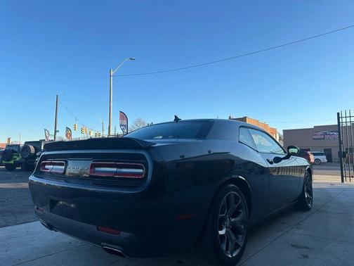 2016 Dodge Challenger SXT