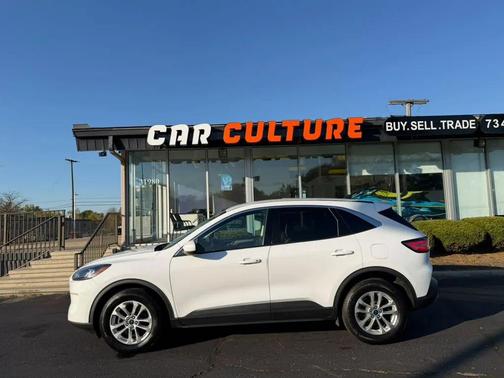 WHITE 2021 Ford Escape SE