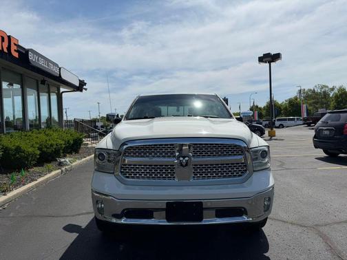 Pearl White 2017 RAM 1500 Laramie