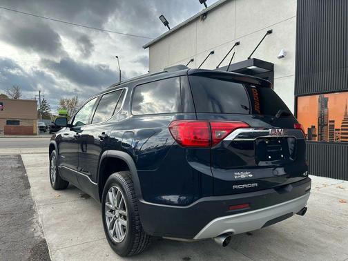 2017 GMC Acadia SLE-2