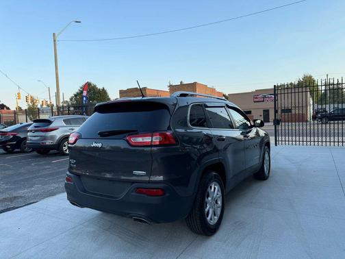 2015 Jeep Cherokee Sport