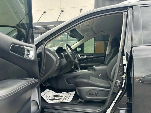 2019 Nissan Pathfinder SV