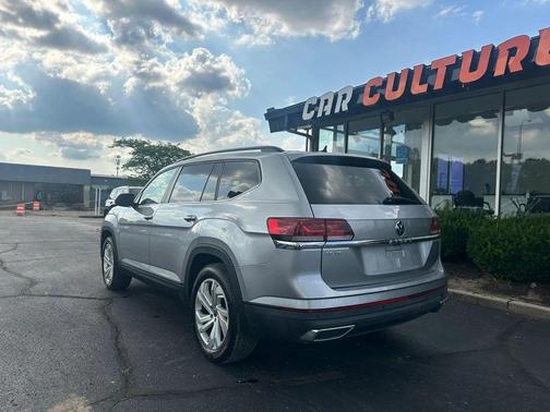 SILVER 2021 Volkswagen Atlas SE w/Tech Pkg Sport Utility 4D