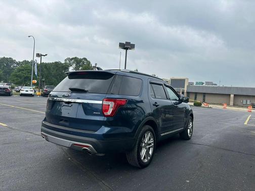Blue Jeans Metallic 2016 Ford Explorer XLT