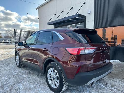 2021 Ford Escape SE