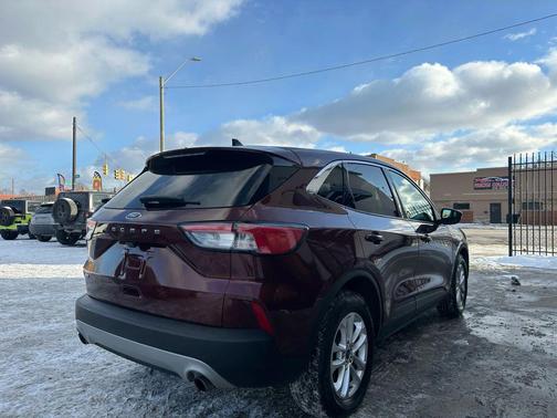 2021 Ford Escape SE
