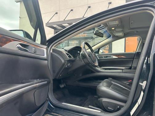 2014 Lincoln MKZ Base