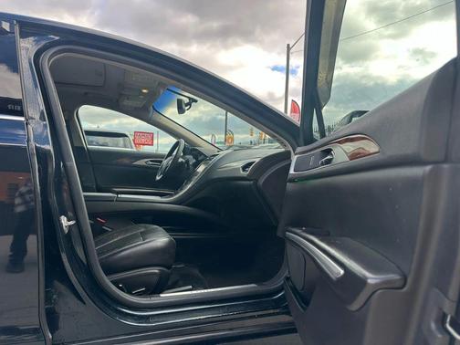 2014 Lincoln MKZ Base