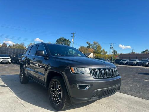 2020 Jeep Grand Cherokee Laredo