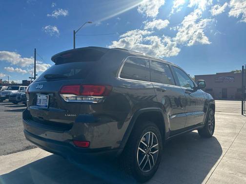 2020 Jeep Grand Cherokee Laredo