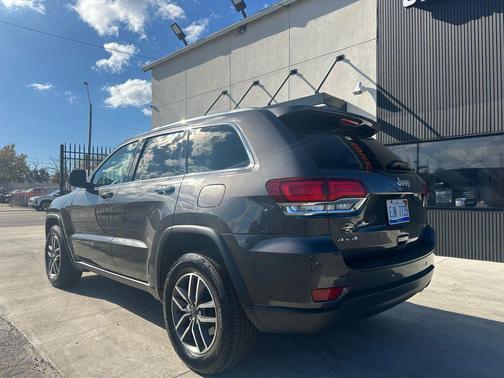 2020 Jeep Grand Cherokee Laredo