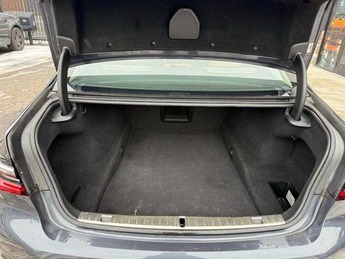 2020 BMW 750 i xDrive