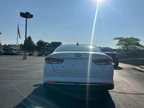 Snow White Pearl 2018 Kia Optima LX