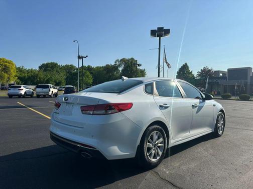 Snow White Pearl 2018 Kia Optima LX
