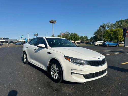 Snow White Pearl 2018 Kia Optima LX