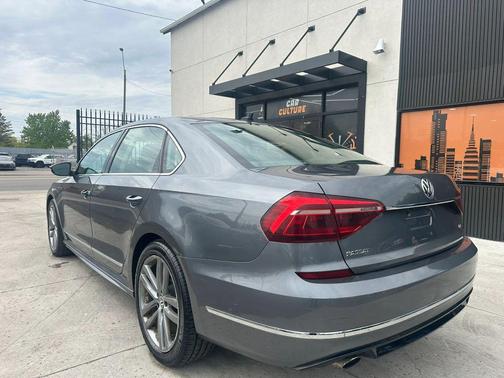 Reflex Silver Metallic 2017 Volkswagen Passat 1.8T R-Line w/Comfort