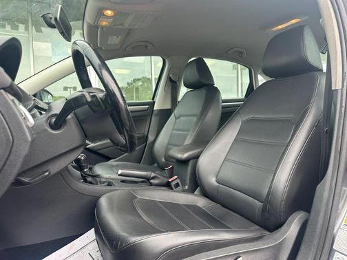 Reflex Silver Metallic 2017 Volkswagen Passat 1.8T R-Line w/Comfort