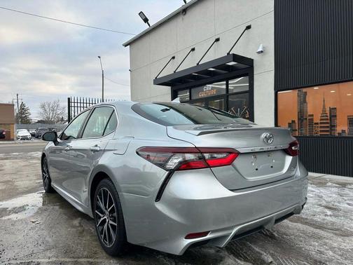 2021 Toyota Camry SE