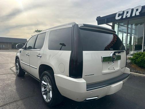 White Diamond Tricoat 2013 Cadillac Escalade Platinum Edition