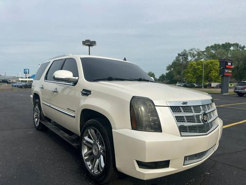 White Diamond Tricoat 2013 Cadillac Escalade Platinum Edition