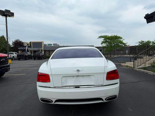 WHITE 2014 Bentley Flying Spur Base