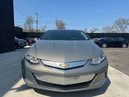 GOLD 2017 Chevrolet Volt LT