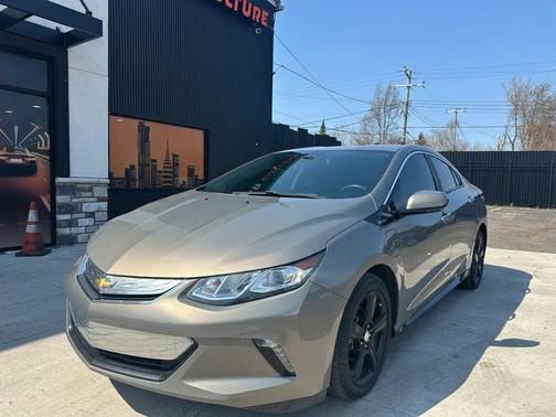 GOLD 2017 Chevrolet Volt LT