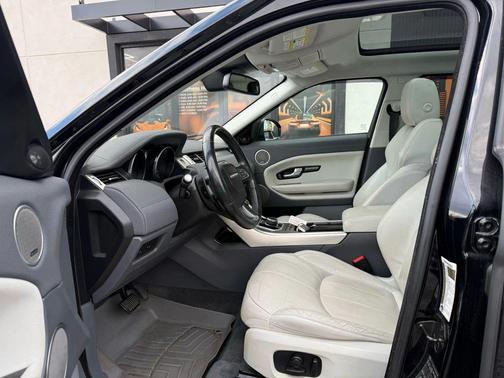 2017 Land Rover Range Rover Evoque SE