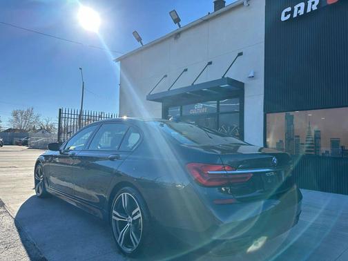 2016 BMW 750 i xDrive