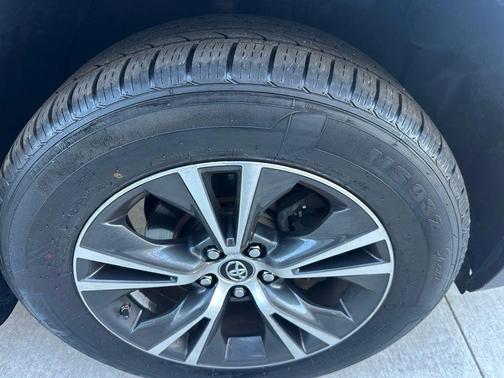 2017 Toyota Highlander LE Plus