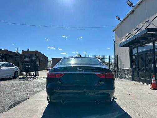 2016 Jaguar XF 35t Prestige