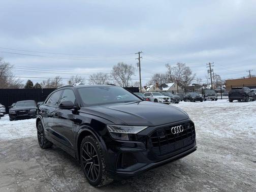 2021 Audi Q8 55 Premium Plus