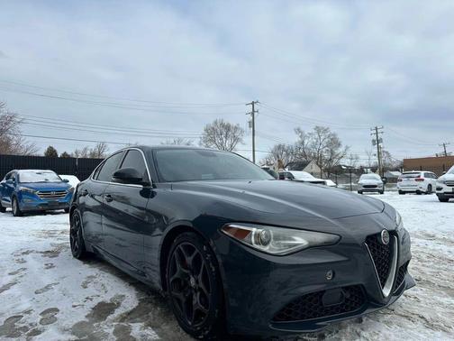 2019 Alfa Romeo Giulia Sport