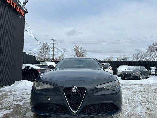 2019 Alfa Romeo Giulia Sport