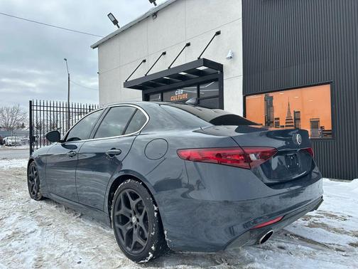 2019 Alfa Romeo Giulia Sport
