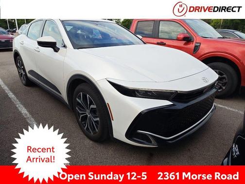 Oxygen White 2023 Toyota Crown XLE