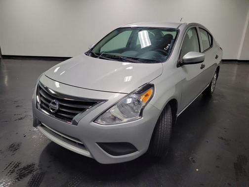 Brilliant Silver Metallic 2018 Nissan Versa 1.6 S+