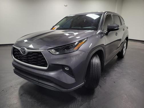 2024 Toyota Highlander LE