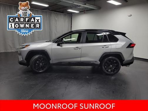 2022 Toyota RAV4 Hybrid SE