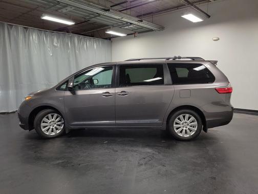 2017 Toyota Sienna Limited Premium