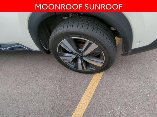 Pearl White Tricoat 2023 Nissan Rogue SL
