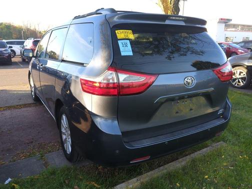 2017 Toyota Sienna XLE