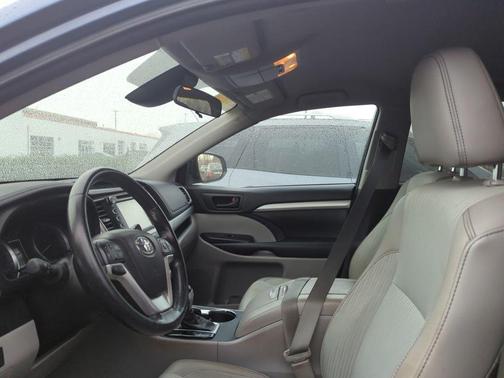 2017 Toyota Highlander LE Plus