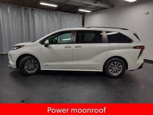2021 Toyota Sienna XLE 7 Passenger